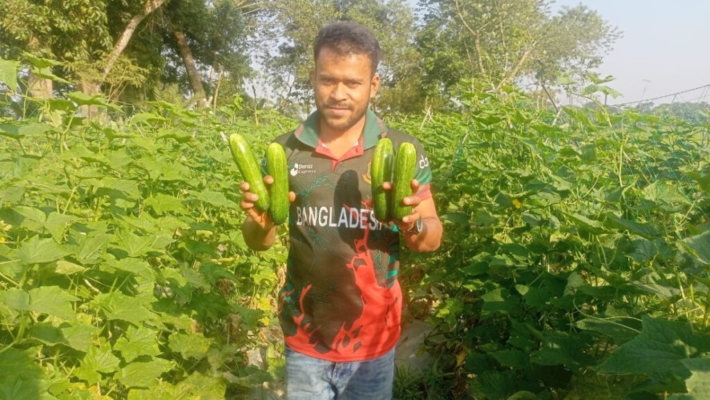বাংলাদেশের কৃষি উদ্যোগ ও উদ্যোক্তা: সম্ভাবনা, চ্যালেঞ্জ ও অগ্রযাত্রা 2 কৃষিতে সফল হোসেনপুরের শিক্ষিত যুবক রেদুয়ান বাংলাদেশের কৃষি উদ্যোগ ও উদ্যোক্তা: সম্ভাবনা, চ্যালেঞ্জ ও অগ্রযাত্রা